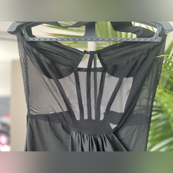 BEAUTIFUL PARTY GOWN CUT BACK WITH SHEER TOP - Picture 2 of 11